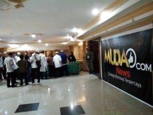 Para Undangan Memasuki Ruang Acara
