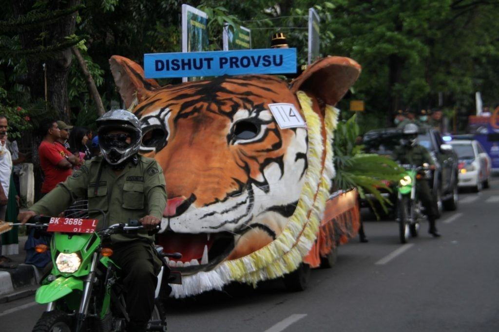 [Foto] Kemeriahan Karnaval Hari Jadi Provinsi Sumut Ke-69 (7)