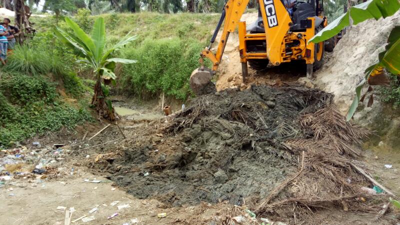 Putuskan Jalan Lintas Lembu, Warga Nilai PT.Socfindo Arogan (2)