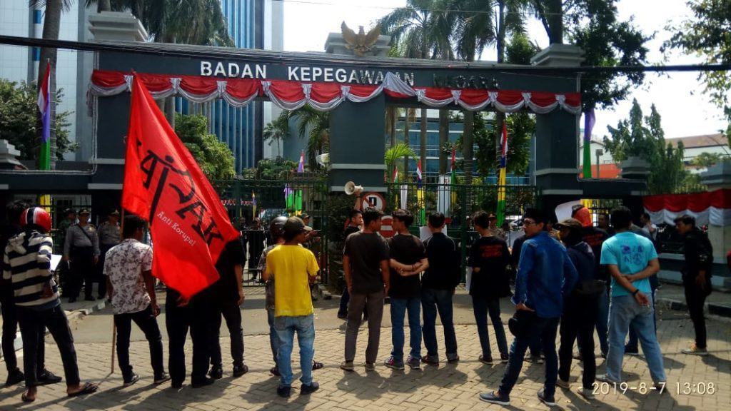 Demo Kapak, Terkait Korupsi BKN Mengendap di 9 Rekening