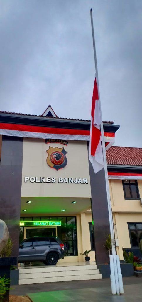 Gugurnya Ipda Erwin, KB Polres Banjar Kibarkan Bendera Setengah Tiang