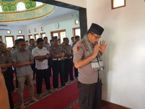 Polres Banjar, Adakan Shalat Ghaib Untuk Almarhum KH Maimun Zubair