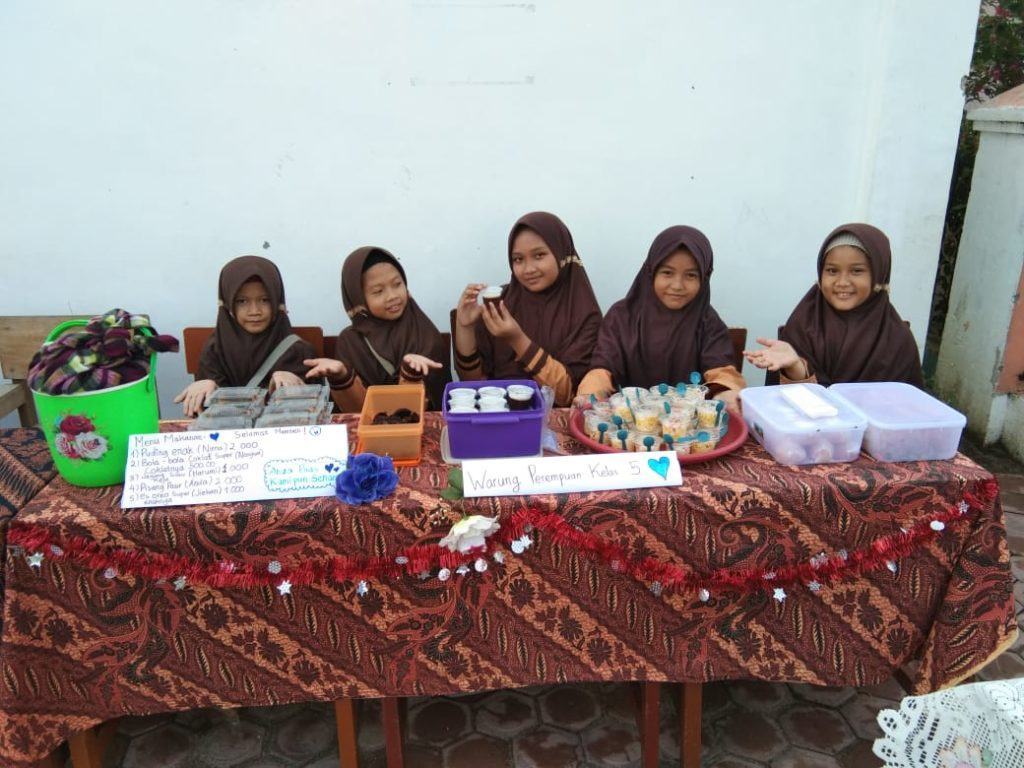 SD IT Darul Adzkia, Gelar Market Day 