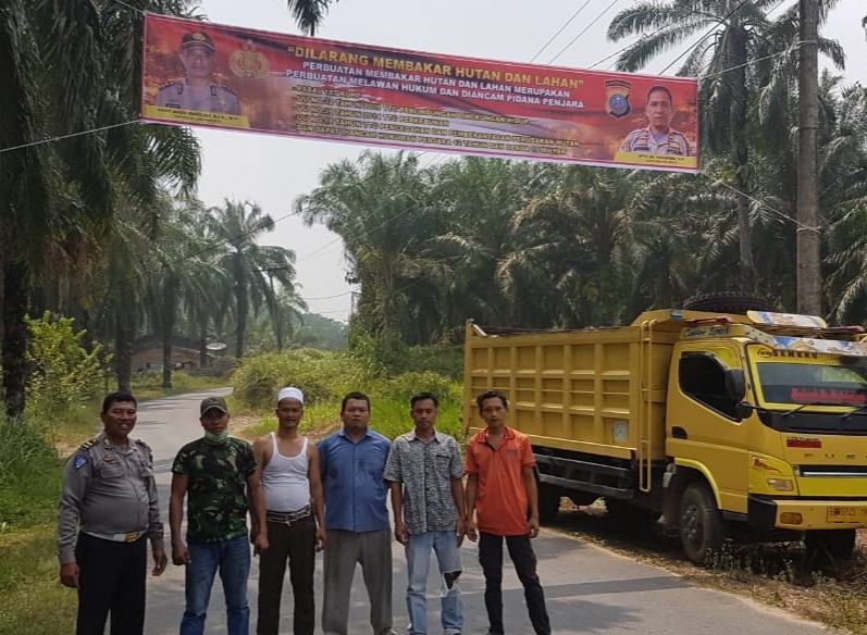 Polsek Aek Natas, Pasang Spanduk Himbauan Penanggulangan Kebakaran Hutan