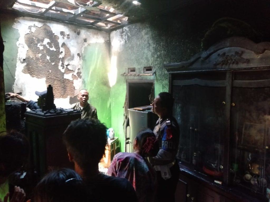 Rumah Terbakar Cihaurbeuti, Diduga Hubungan Arus Pendek Listrik