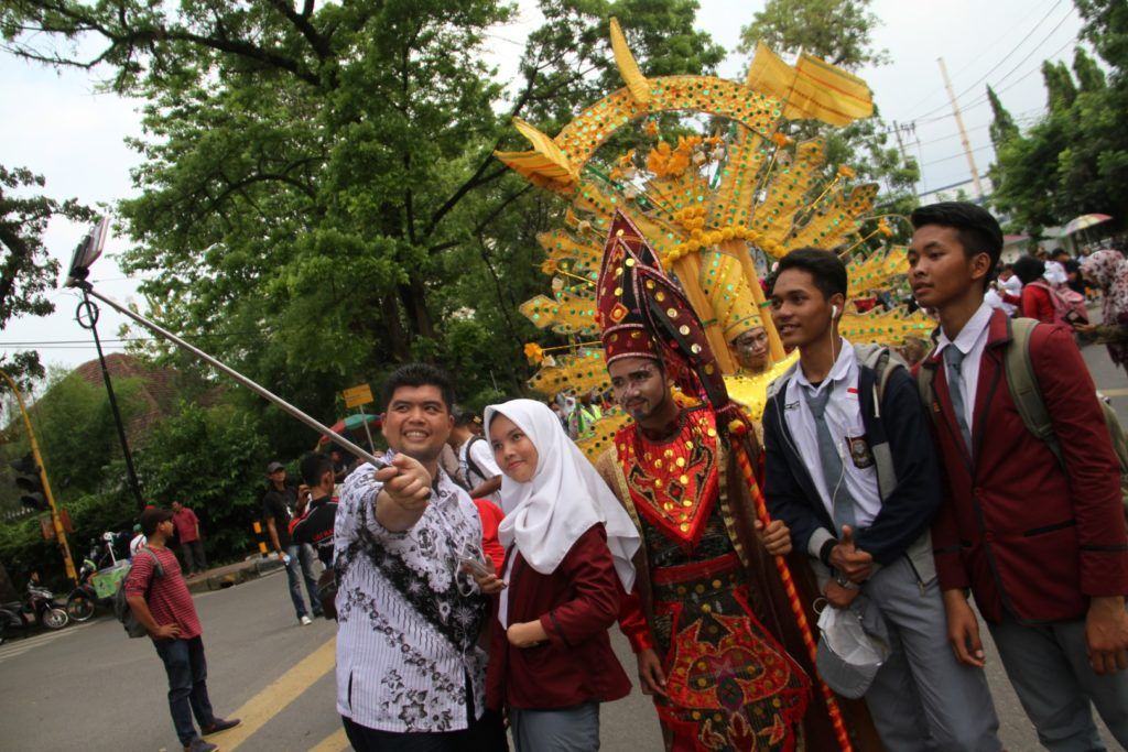 [Foto] Kemeriahan Karnaval Hari Jadi Provinsi Sumut Ke-69