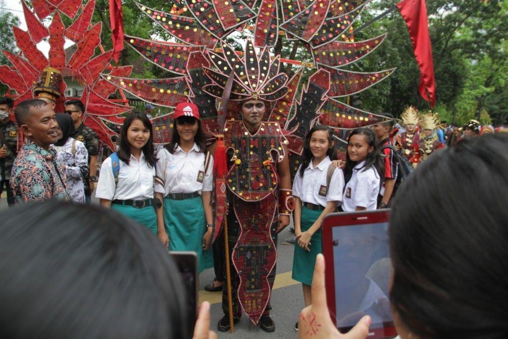 [Foto] Kemeriahan Karnaval Hari Jadi Provinsi Sumut Ke-69 (2)