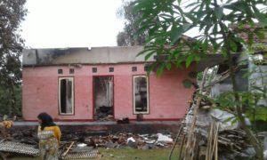 Diduga Korsleting Listrik, Rumah di Ciamis Ludes Terbakar