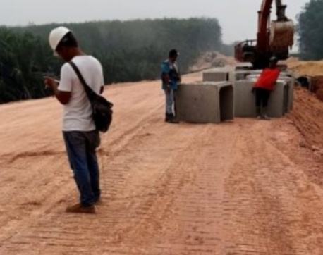 Pembangunan Rel Labuhanbatu, Dugaan Tidak Menggunakan Alas Lantai Pemasangan U Ditch