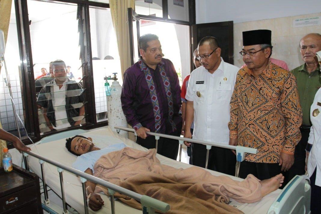 Yogoy/Ketua DPD RI Mohammad Saleh didampingi anggota DPD RI Perwakilan Sumut Parlindungan Purba dan Wakil Wali Kota Medan Akhyar Nasution melakukan kunjungan di RS Sari Mutiara untuk melakukan pengecekan pelayanan BPJS