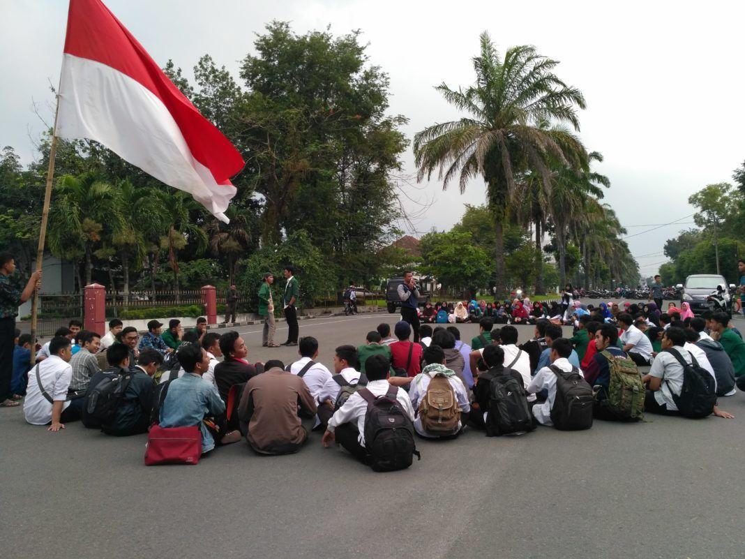 Pema sekawasan USU saat menggelar konsolidasi