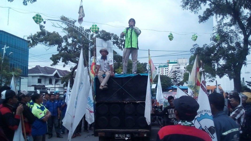 Massa PBBD Deli Serdang Geruduk Kantor Gubsu