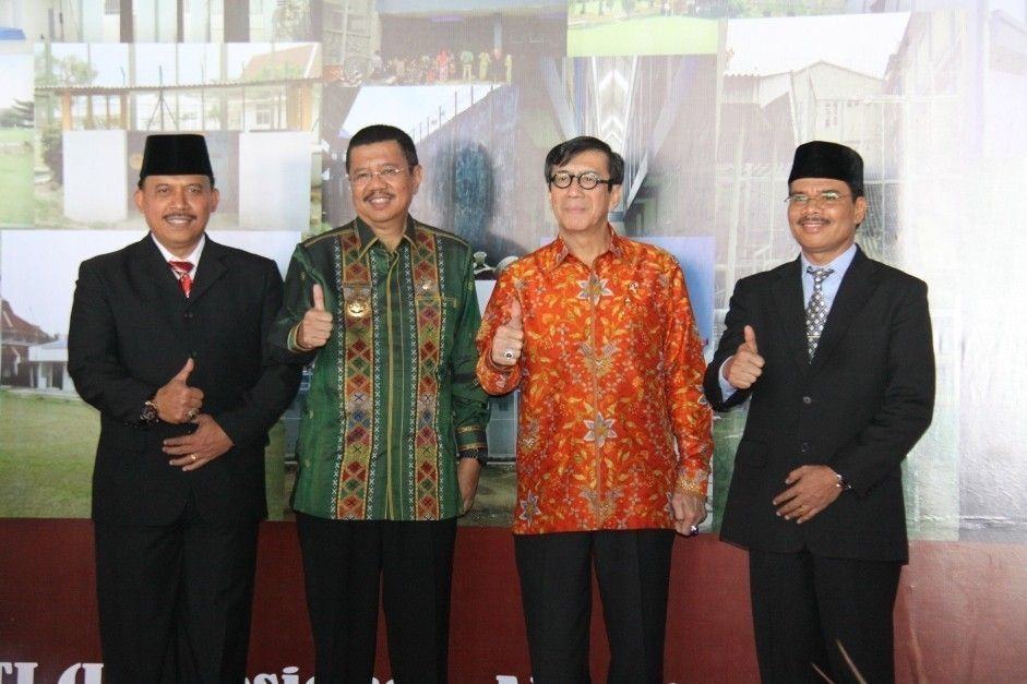 Yasonna saat menghadiri peresmian Bangunan Permasyarakatan, Balai Harta Peninggalan serta Rumah dan Flat Imigrasi Kantor Wilayah Kementerian Hukum dan HAM Sumut di Jalan Antara, Desa Bakaran Batu, Lubuk Pakam, Jum'at (20/1).