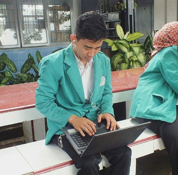 Azjuari, Mahasiswa FIP UNIMED