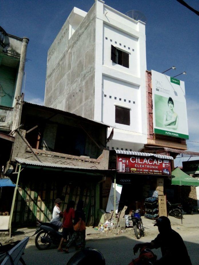 Acun merusak Rumah Hj.Hadia