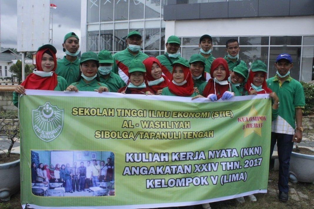 Bahkti sosial bagi-bagi masker kepada para pengguna jalan