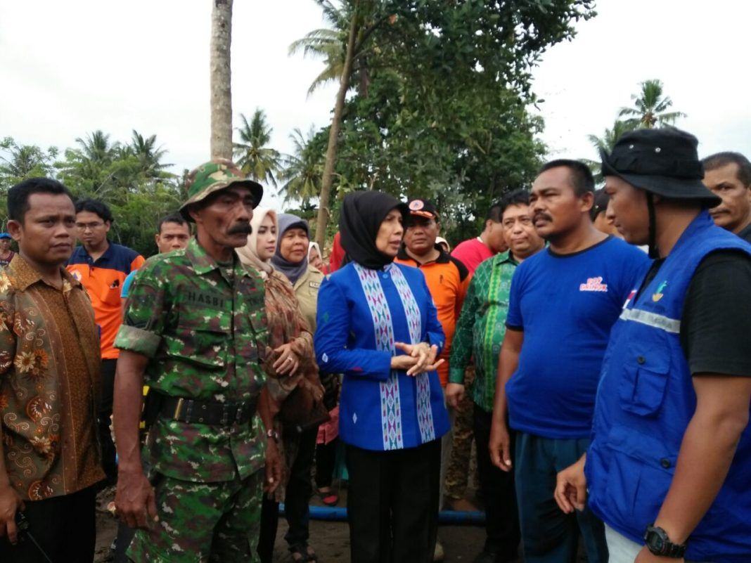 Wagub Sambangi Lokasi Banjir Bandang Sidempuan Wagub Sumut Nurhajizah Marpaung Sambagi Banjir Bandang Sidempua