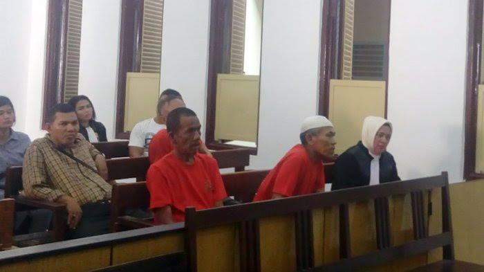 Empat tersangka dituntut empat tahun penjara