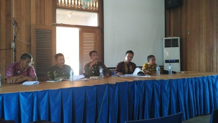 Rastra, Beras Sejahtera, Rapat Rastra