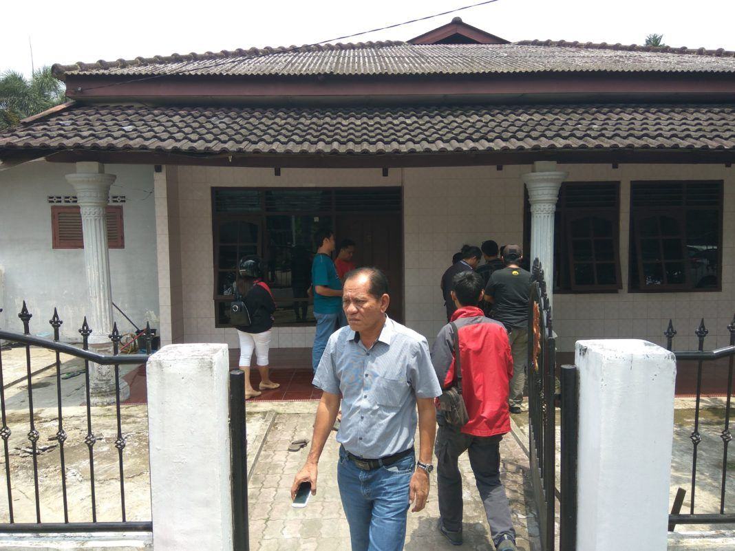 Gagal Merampok, 2 Pria Bersenpi Malah Tinggalkan Sepatu Busuk
