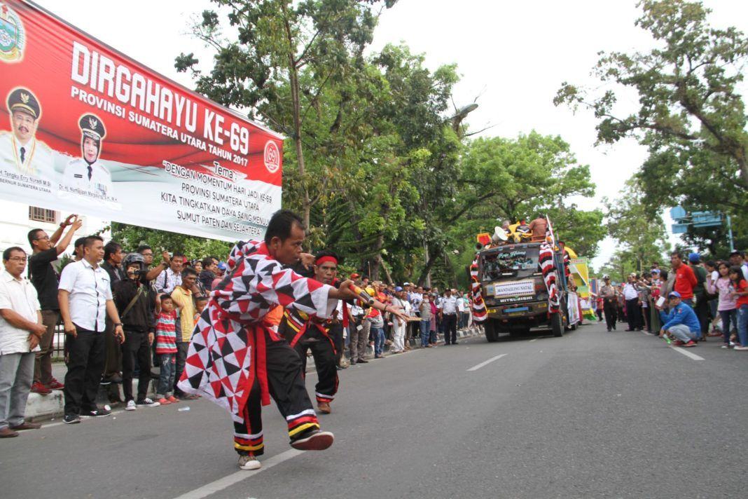 [Foto] Kemeriahan Karnaval Hari Jadi Provinsi Sumut Ke-69 (6)