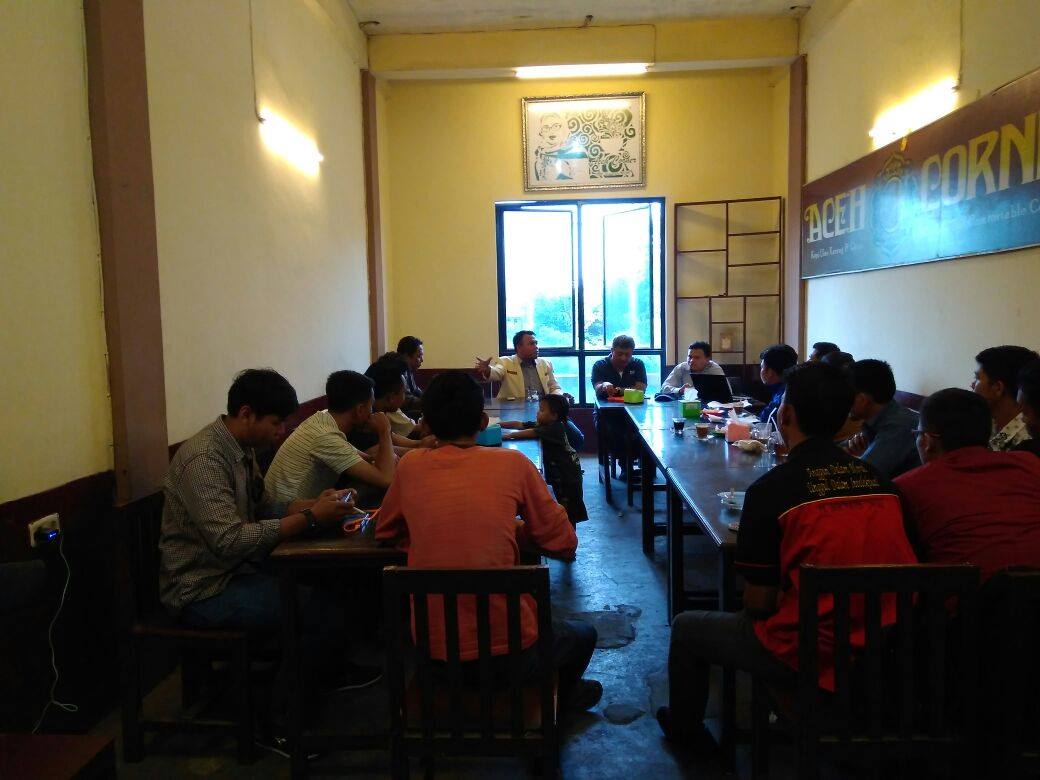Kadis Kebersihan dan Pertamanan 'Ngopi Senja' Bersama Pemuda Muhammadiyah Kota Medan