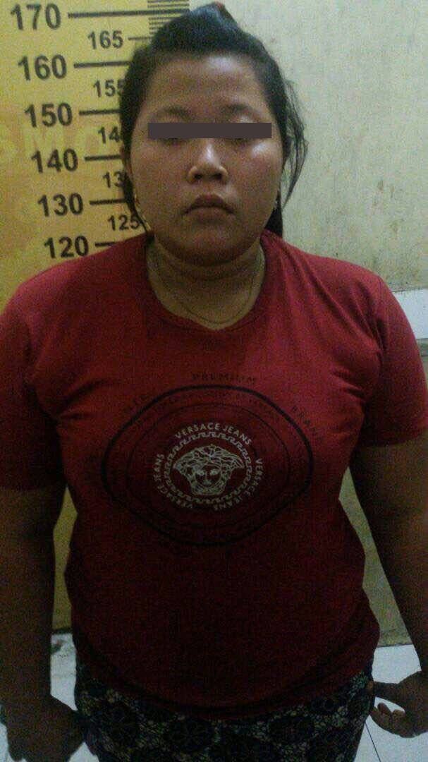 Ketangkap Omak-omak Mencuri Dompet Seorang Janda Diboyong Kekantor Polisi