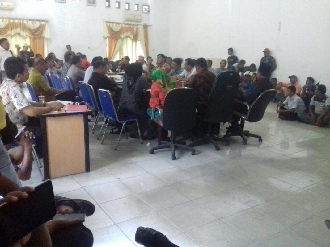 Larang Mengangon di PT.Scofindo, Warga Melapor ke DPRD