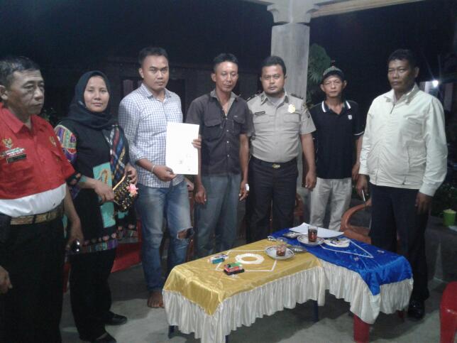 Minum Dipakter Tuak, Polisi Pukul Anto Berdamai