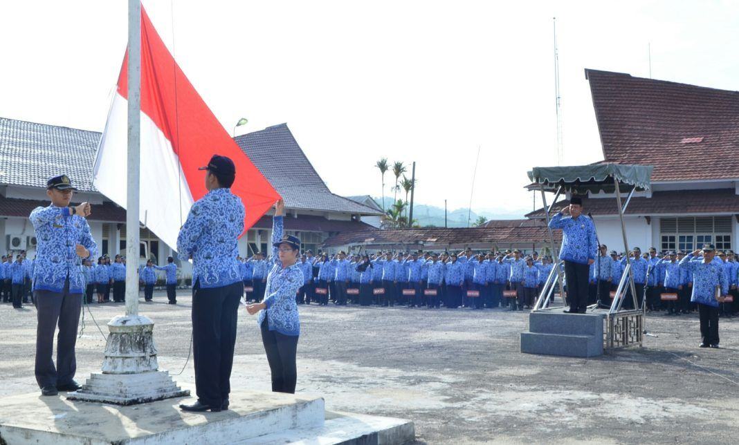 Pemkab Tapteng Gelar Upacara Peringatan Hari Otonomi Daerah