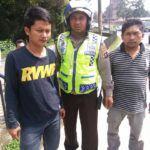 Salip Bus Murni, Malah Murni Laga Kambing Sama Colt Diesel (4)