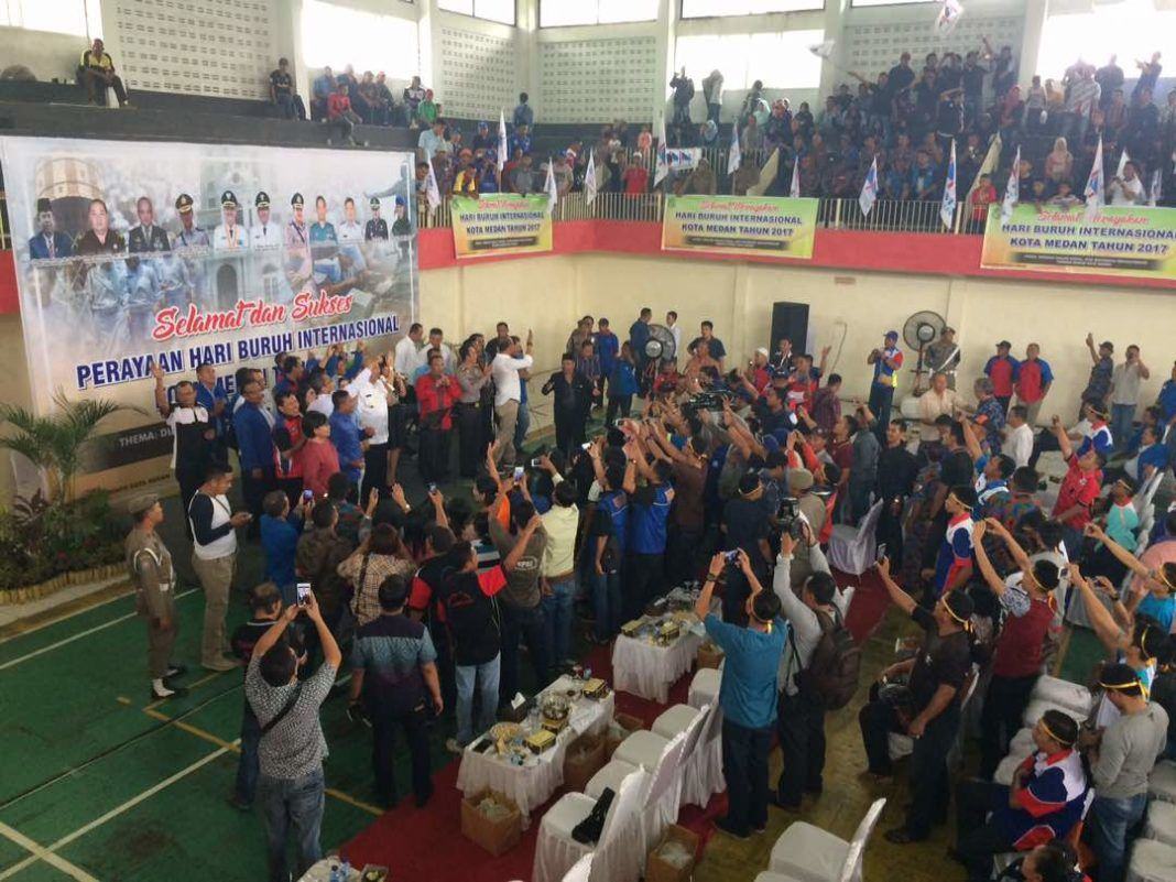 demo buruh medan