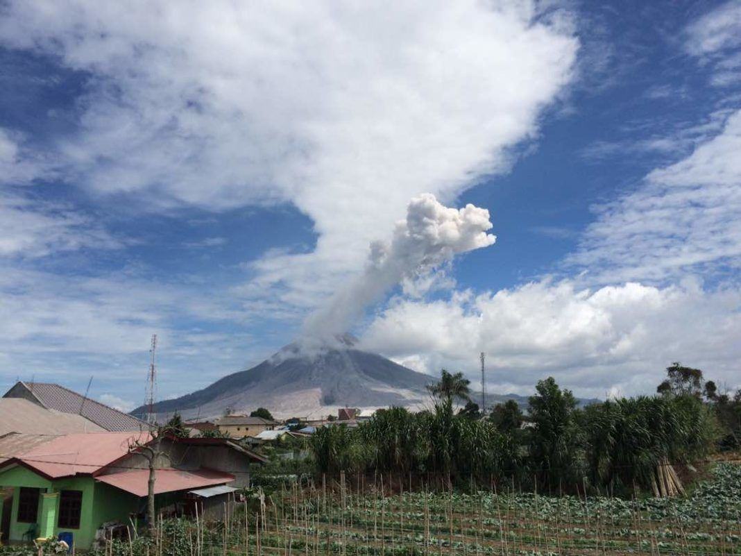 Gunung Sinabung Erupsi