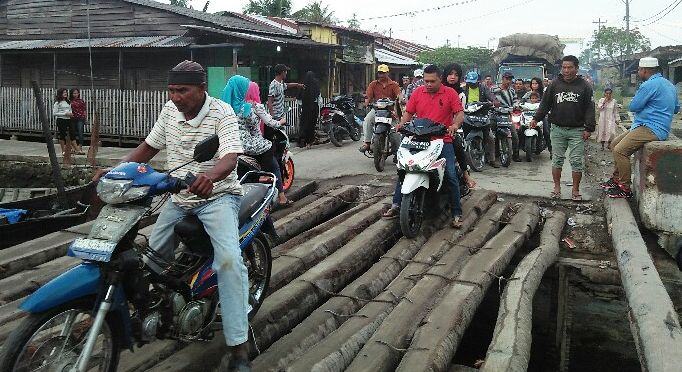 Jembatan Penghubung Tanjung Tiram
