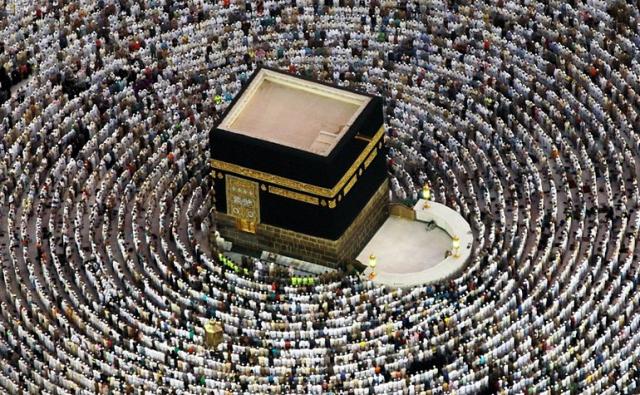 Foto: Hari kedua Ramadhan, Matahari tepat di atas Kabah, saatnya mencocokkan kembali arah kiblat. (ist)