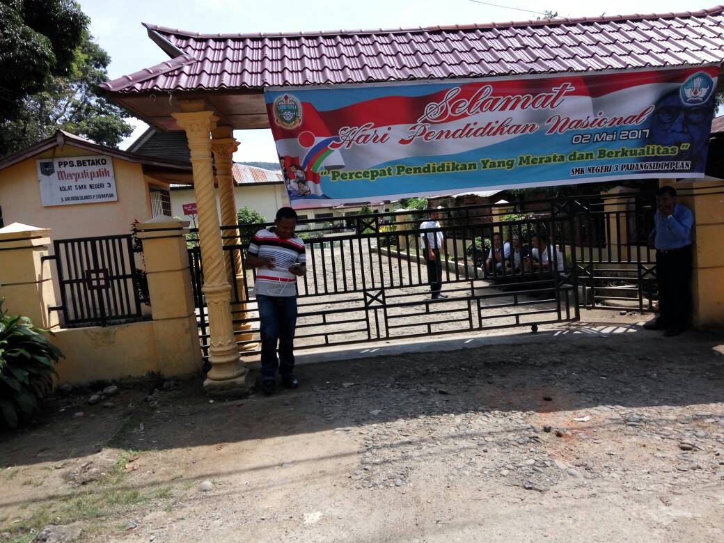 Tolak Kebijakan Kepsek