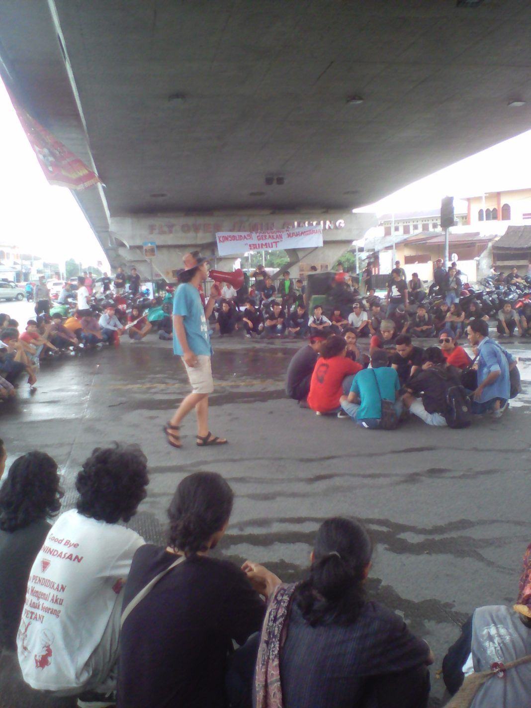 Demo Buruh Medan, Mahasiswa