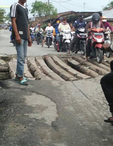 Jelang Idul Fitri Jembatan Bagan Dalam