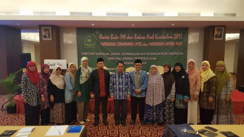 Foto: Dirjen Pendis Kamaruddin Amin saat menghadiri Review Buku PAI dan Bahasa Arab MTs dan MA.