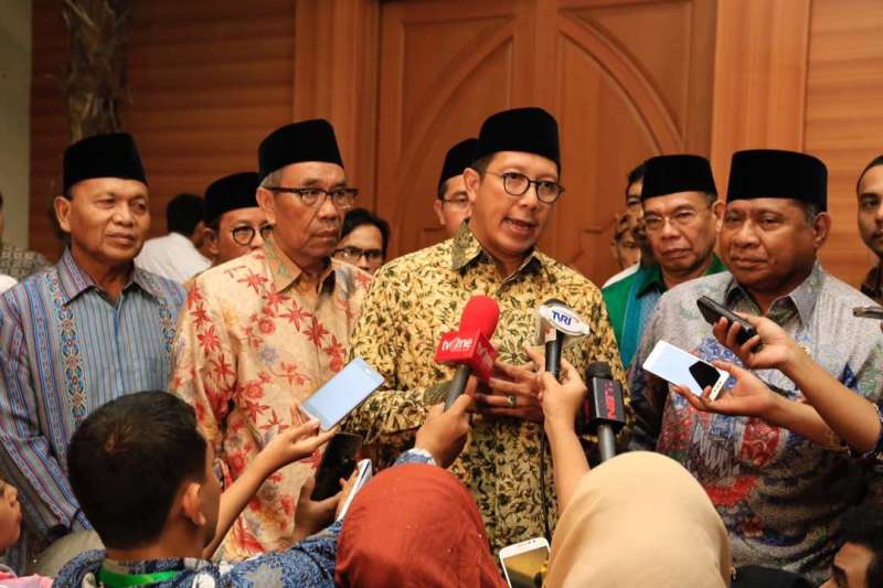 Foto: Menag Lukman beri keterangan pers usai buka Pembekalan Petugas Haji Arab Saudi 1438H/2017M