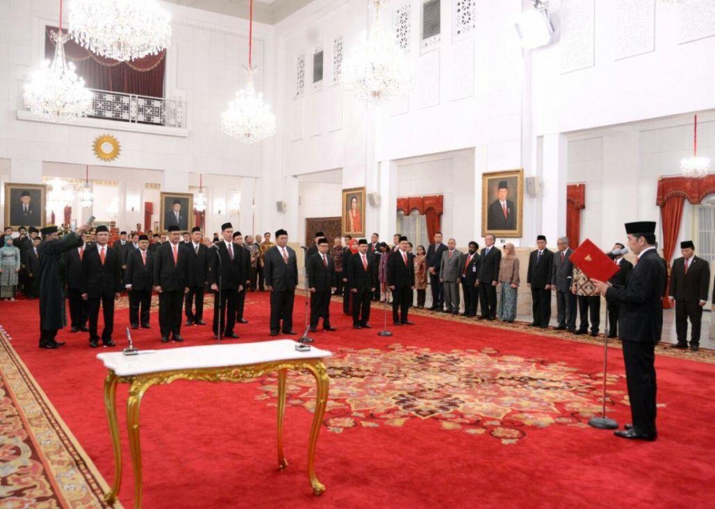 Foto: Presiden Jokowi melantik Dewan Pengawas dan Anggota BPKH, di Istana Negara, Jakarta, Rabu (26/7)