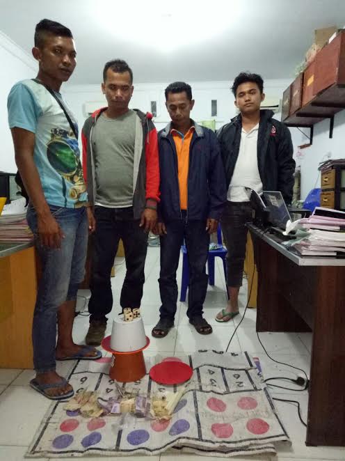 Buka Dadu di Pesta Kawinan