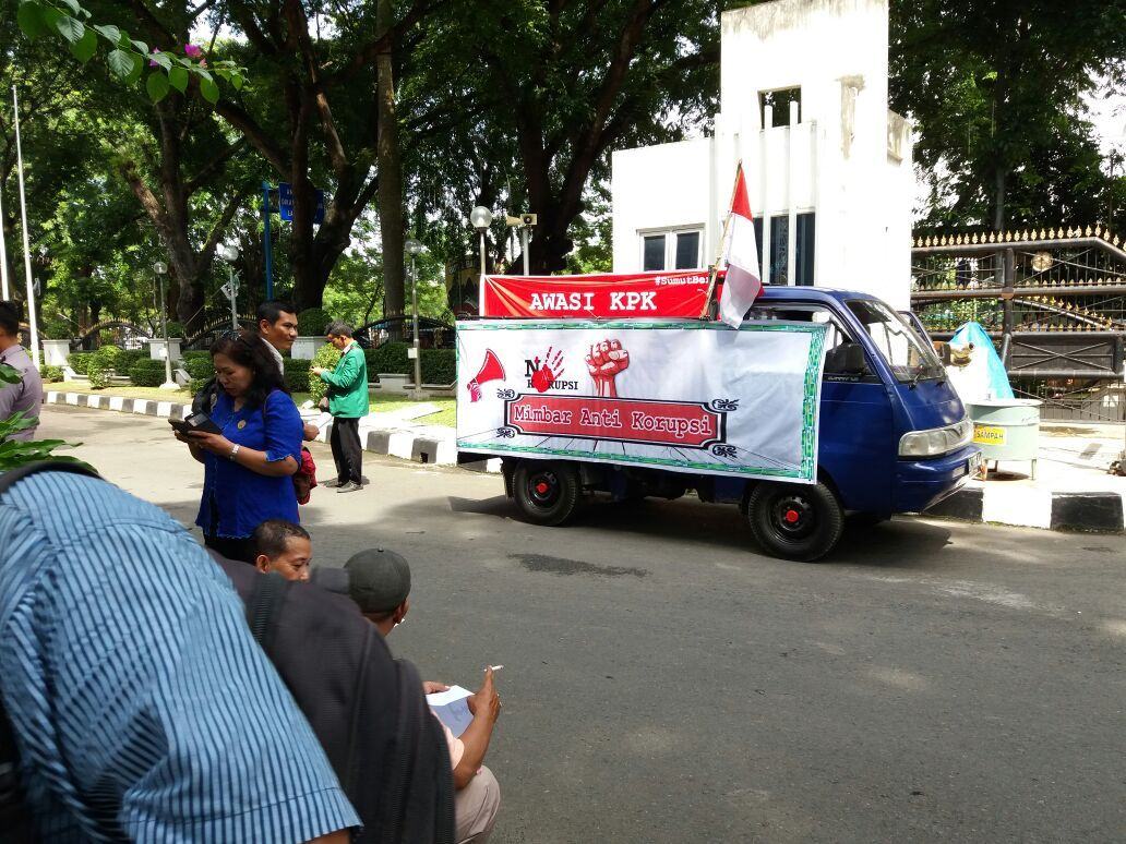 Demo Koalisi Masyarakat Anti Korupsi