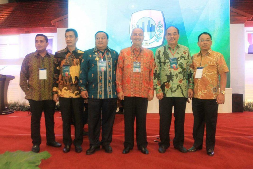 Foto: Walikota Medan Drs H T Dzulmi Eldin S MSi menghadiri pembukaan Rapat Kerja Nasional (Rakenas) XII Asosiasi Pemerintah Kota Seluruh Indonesia (APEKSI) tahun 2017 di Hotel Savana, Kota Malang, Jawa Timur, Rabu (19/7).