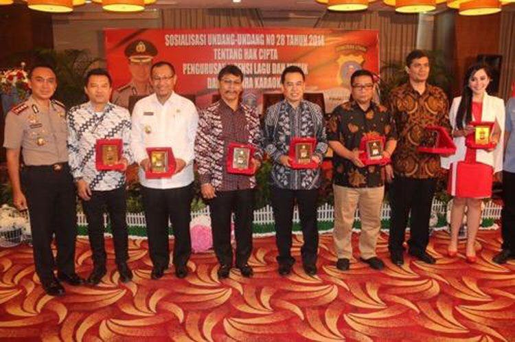 Foto: Wakil Walikota Medan Ir Akhyar Nasution MSi pada acara sosialisasi Undang-Undang No 28 Tahun 2014 tentang Hak Cipta Pengurusan Lisensi Lagu dan Musik dalam usaha karaoke, di Hotel Grand Aston Medan, Kamis (27/7).