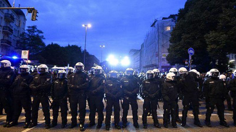 Jerman menurunkan 20 ribu polisi guna mengamankan KTT G20 di Hamburg, akhir pekan ini. (REUTERS/Fabian Bimmer)