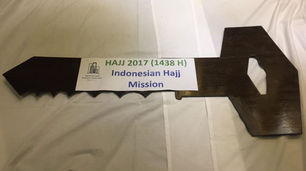Foto: Penyerahan Kunci Hotel Al Keswah Kepada PPIH Melalui Sektor 10.