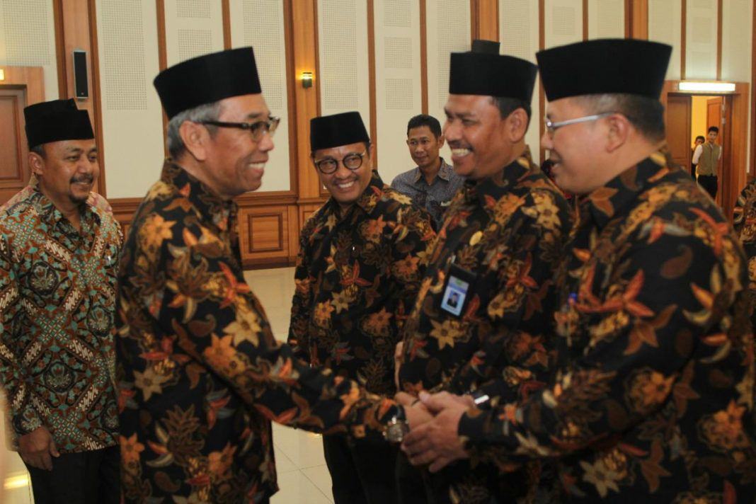 Foto: Plt Dirjen Penyelenggaraan Haji dan Umrah Nur Syam kukuhkan PPIH Embarkasi/Debarkasi Pondok Gede.