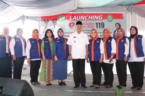 Foto: Walikota Medan Drs HT Dzulmi Eldin S MSi meluncurkan Public Safety Center (PSC) 119 yang bertujuan untuk meningkatkan kinerja aparatur tenaga kesehatan di kota ini, Selasa (25/7).