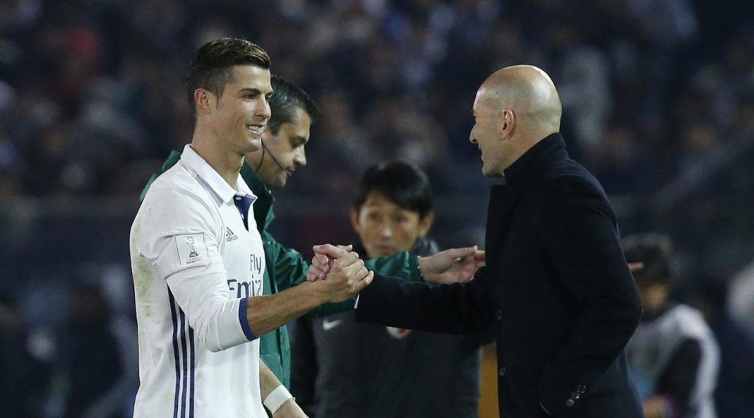 Zidane akhirnya bicara soal masa depan Cristiano Ronaldo bersama Real Madrid. (Reuters/Kim Kyung-hoon)